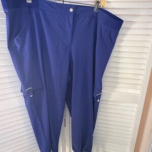 Zenergy by Chicos beautiful capris​